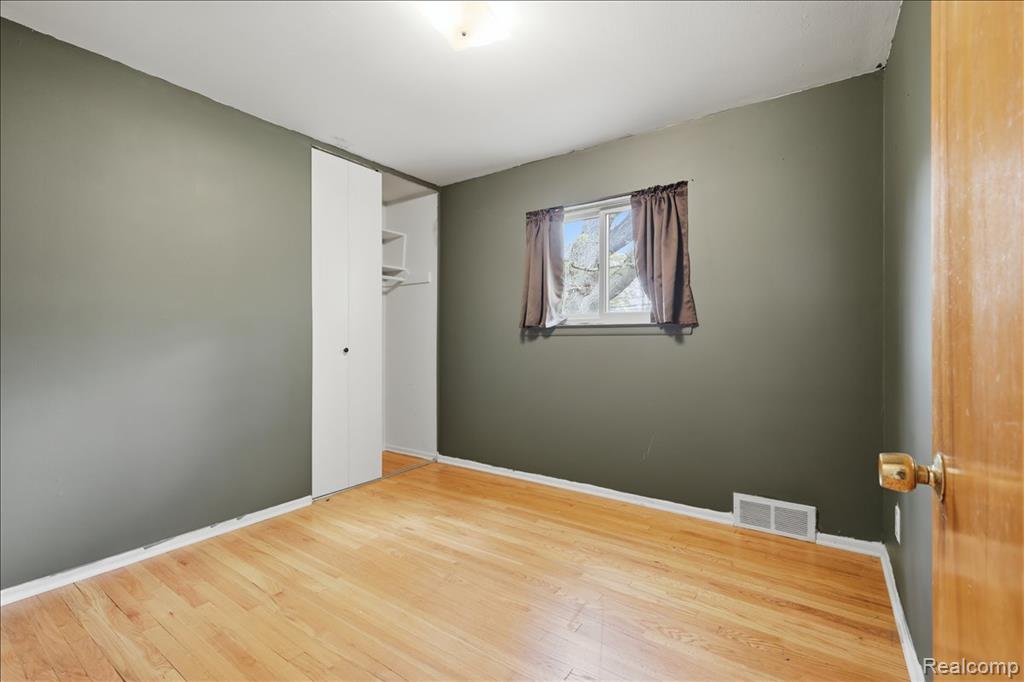 28146 Park Court, Madison Heights, MI 48071 — Photo 23