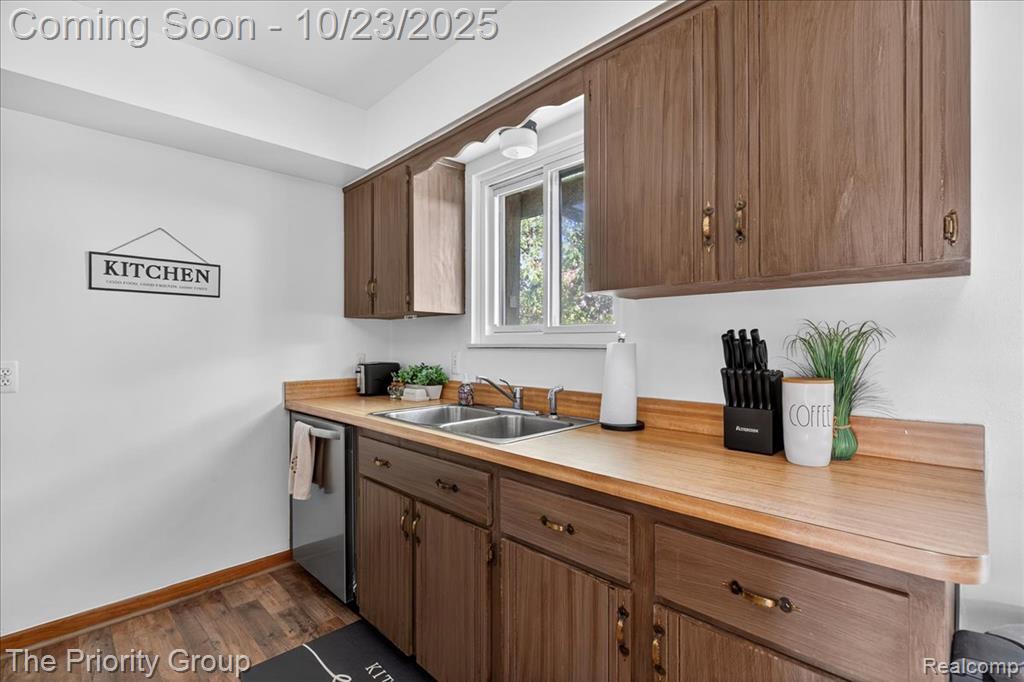4700 Siebert Road, Waterford, MI 48328 — Photo 15