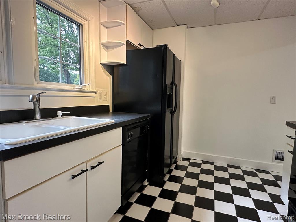 531 Gardenia Avenue, Royal Oak, MI 48067 — Photo 15
