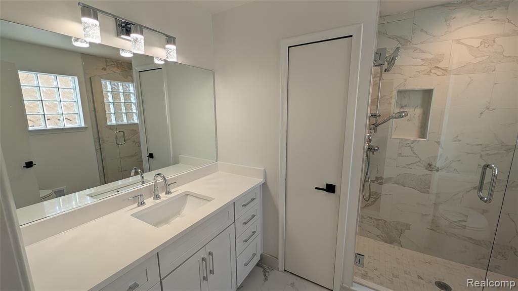 2014 Waldons Court S, West Bloomfield, MI — Photo 14