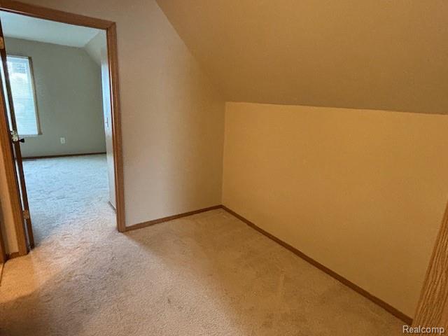 879 Barren Oaks Drive, Pontiac, MI 48341 — Photo 13
