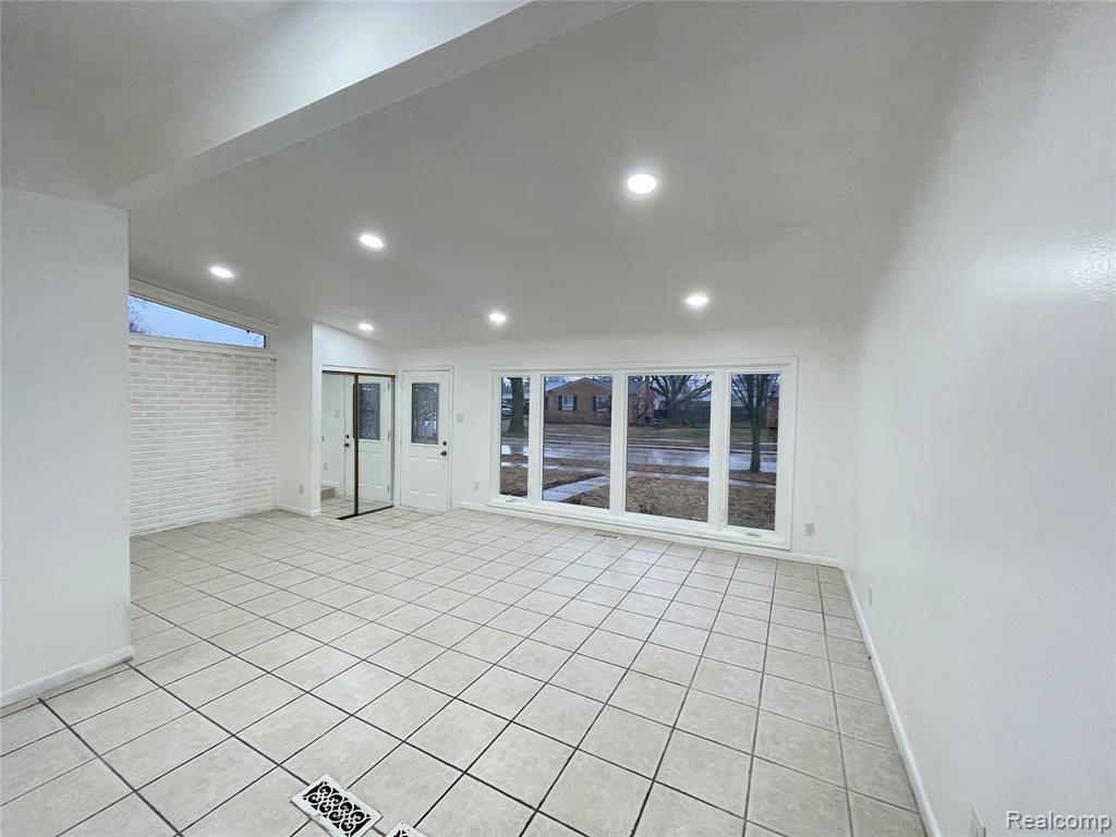 5265 Streefkerk Drive, Warren, MI 48092 — Photo 9