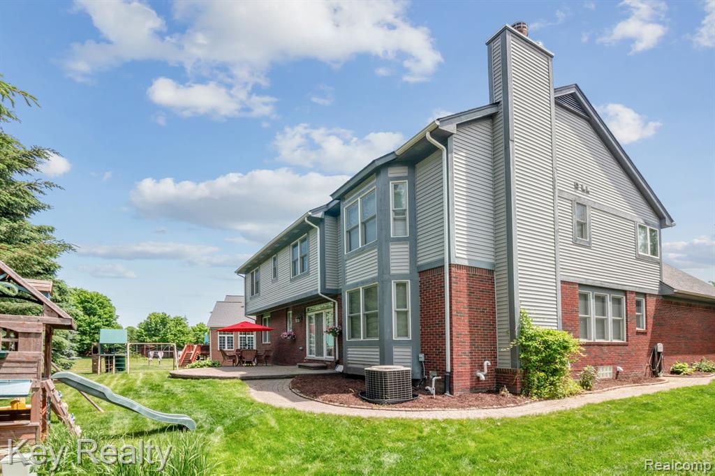 50424 LIVINGSTON Drive, Northville, MI 48168 — Photo 37