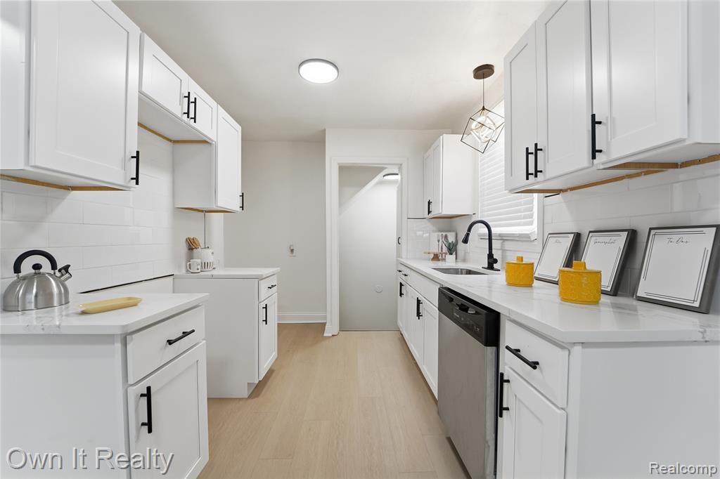 20190 Stansbury Street, Detroit, MI 48235 — Photo 10