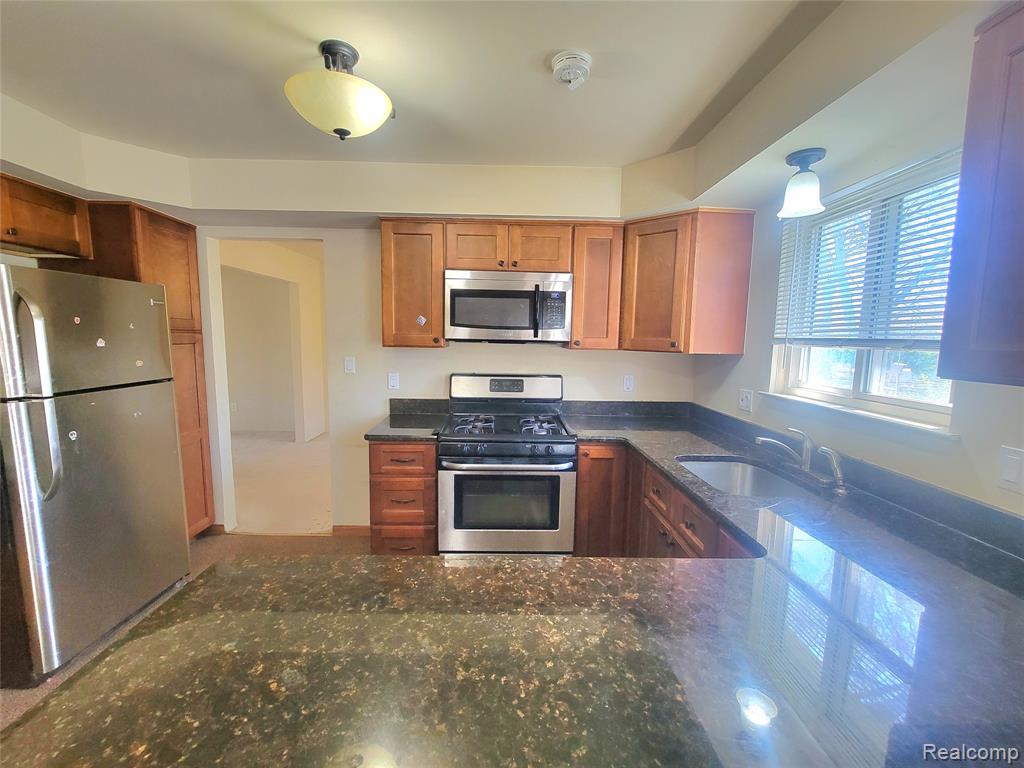3458 Common Road, Warren, MI 48092 — Photo 7