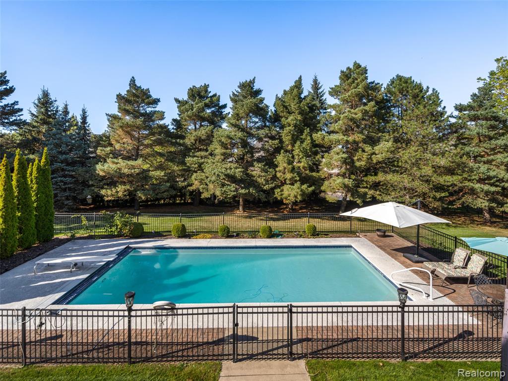 5724 Murfield Drive, Rochester, MI 48306 — Photo 29