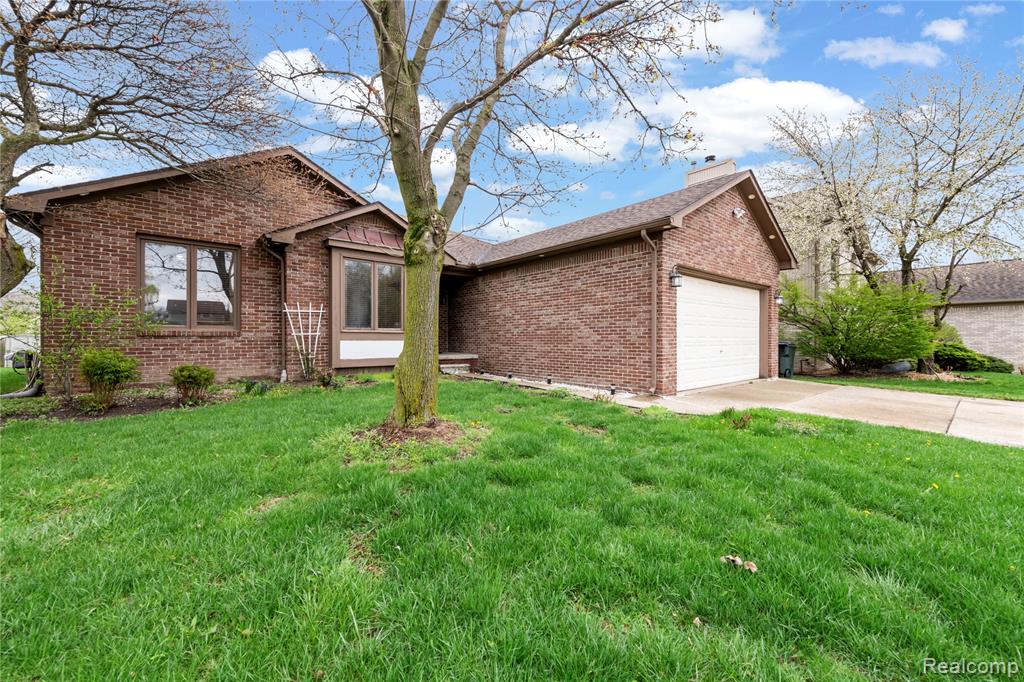46902 Amberwood Drive, Shelby Twp, MI 48317 — Photo 3