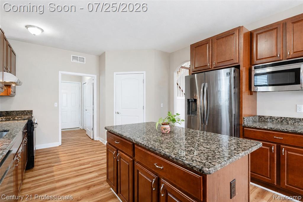 27089 Maxwell Court, Novi, MI — Photo 24