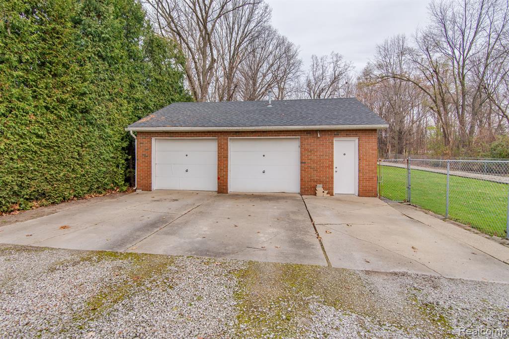 44850 ECORSE Road, Belleville, MI 48111 — Photo 29