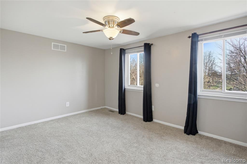 16213 Haverhill Drive, Macomb, MI 48044 — Photo 32