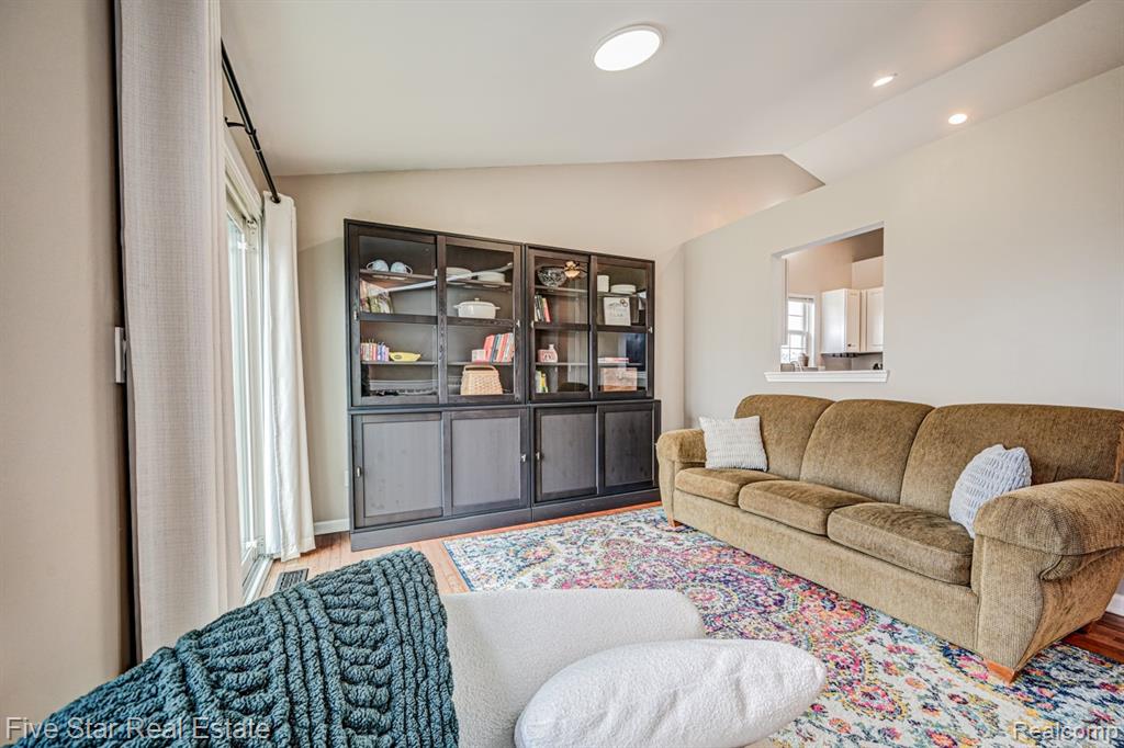 7511 BERMUDA DUNES, Ypsilanti, MI 48197 — Photo 13