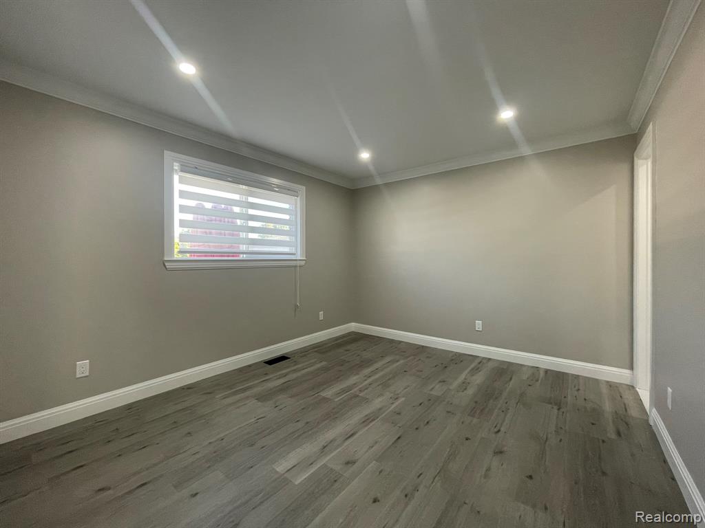 42104 JASON Drive, Clinton Twp, MI 48038 — Photo 11