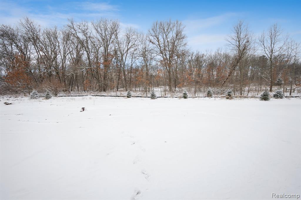 435 Hidden River W, Holly, MI 48442 — Photo 32