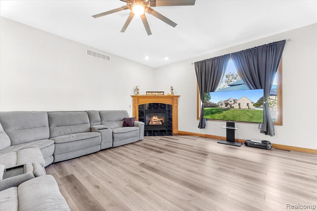 187 Golfview Way, Monroe, MI 48162 — Photo 7