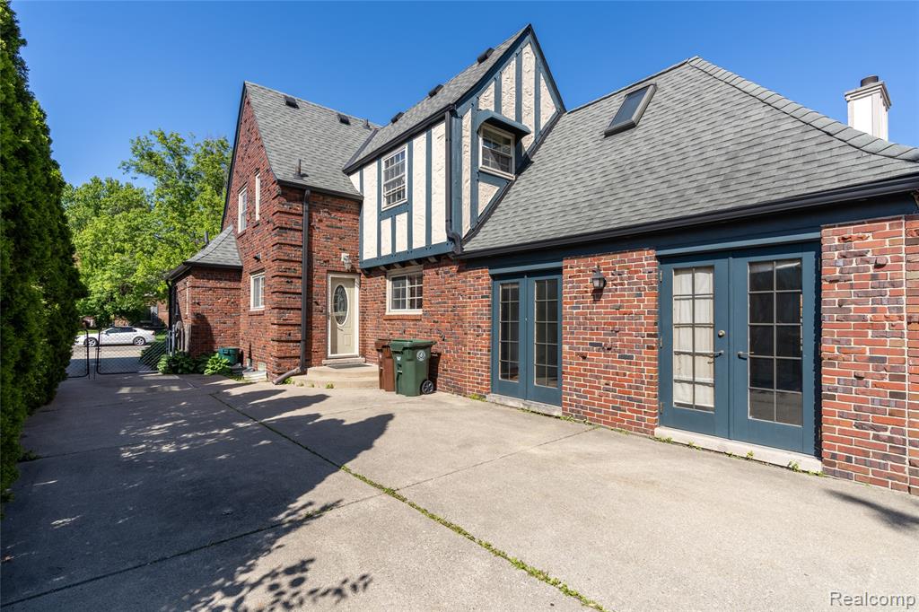1481 Oxford Road, Grosse Pointe Woods, MI 48236 — Photo 3