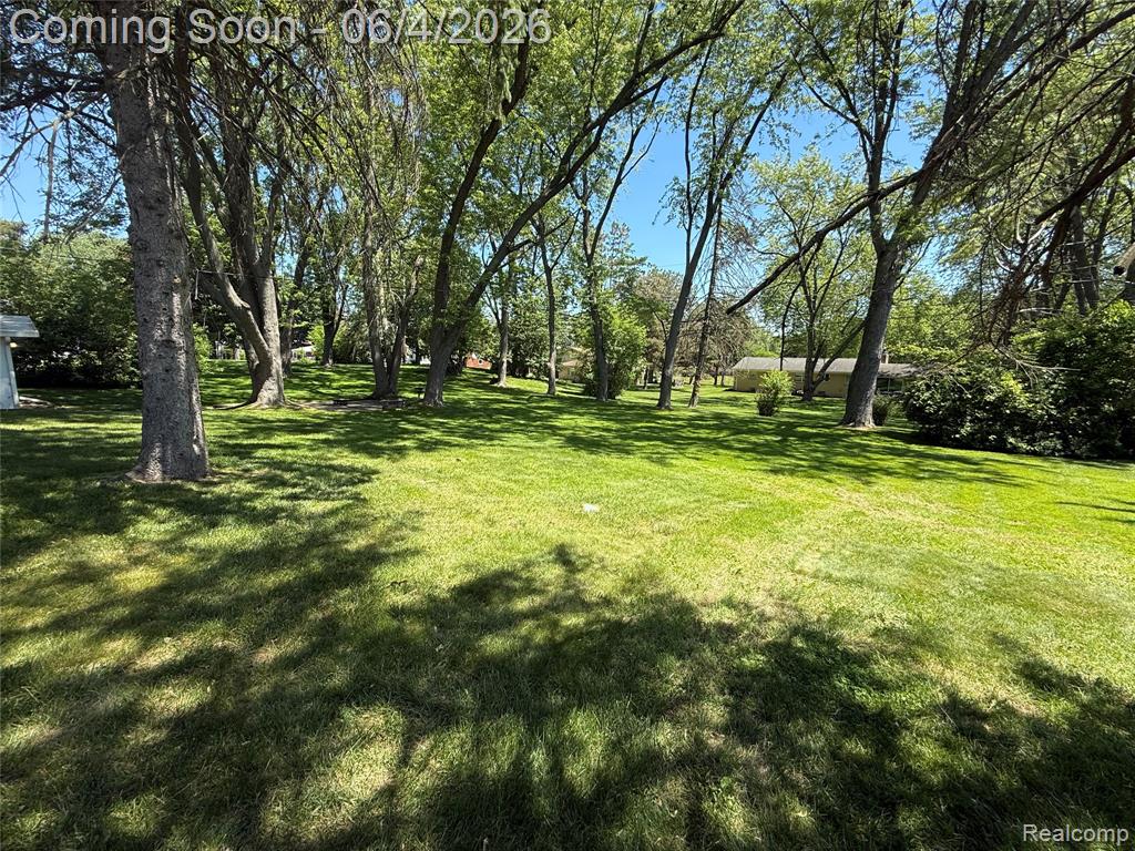 6382 Houghten Drive, Troy, MI 48098 — Photo 48