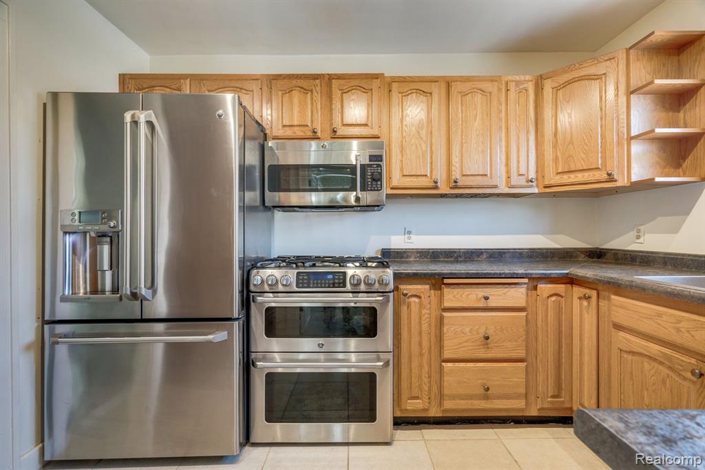 412 E 3RD Street, Royal Oak, MI 48067 — Photo 8