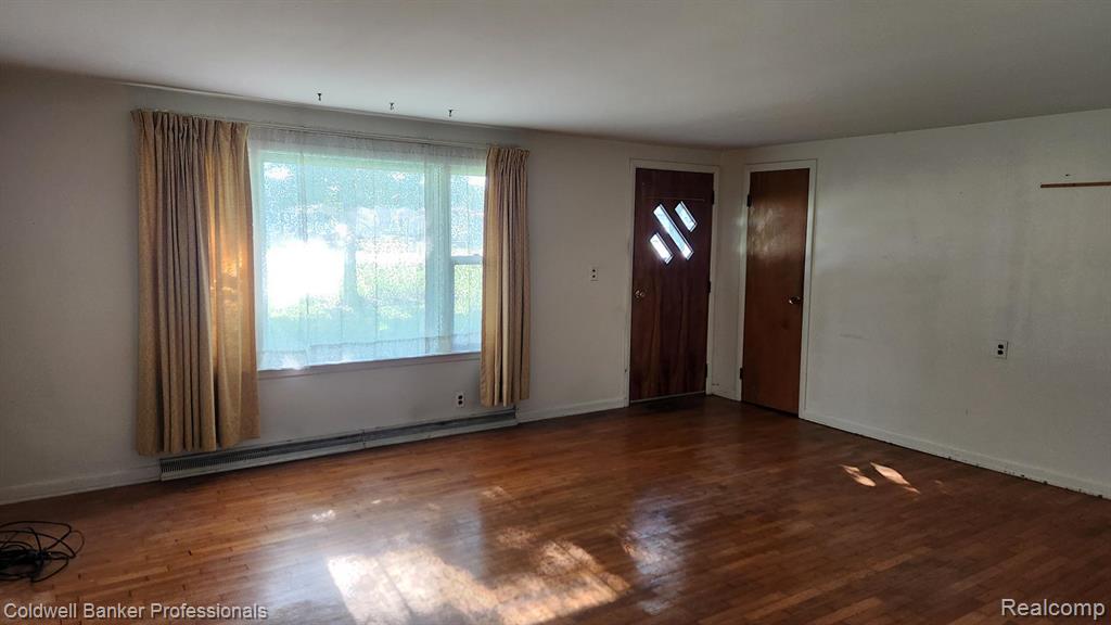 5847 N Lapeer Road, North Branch, MI 48461 — Photo 7