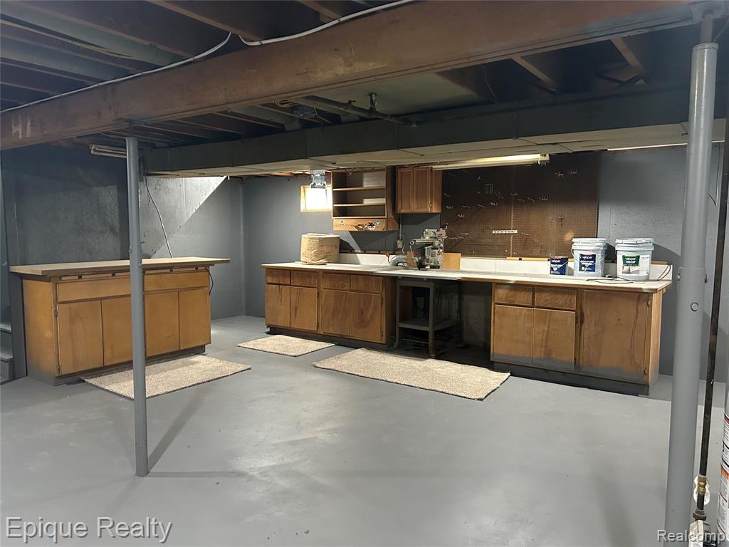 875 S Airport Road, Saginaw, MI 48601 — Photo 27