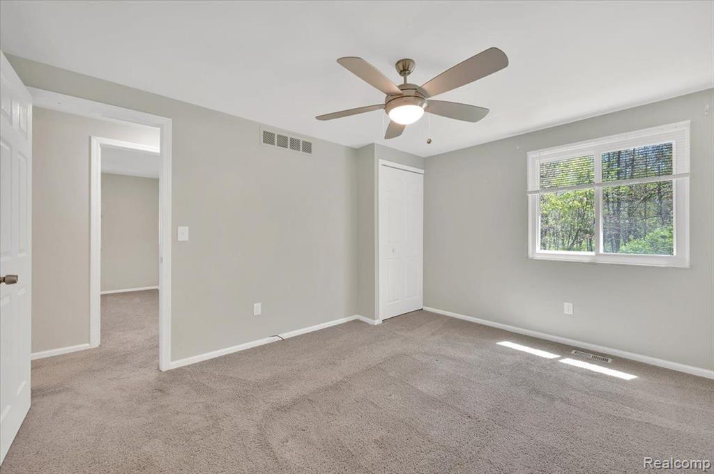 4965 CRESTVIEW Drive, Clarkston, MI 48348 — Photo 15