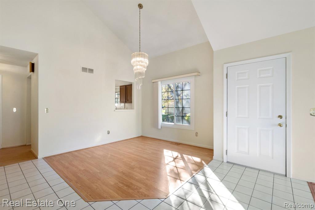 2588 Maple Forest Court, Wixom, MI 48393 — Photo 5