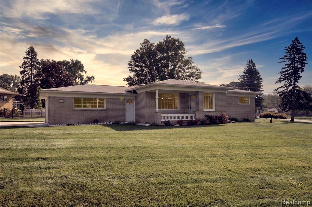 53626 Debra Drive, Shelby Twp, MI 48316 — Photo 2