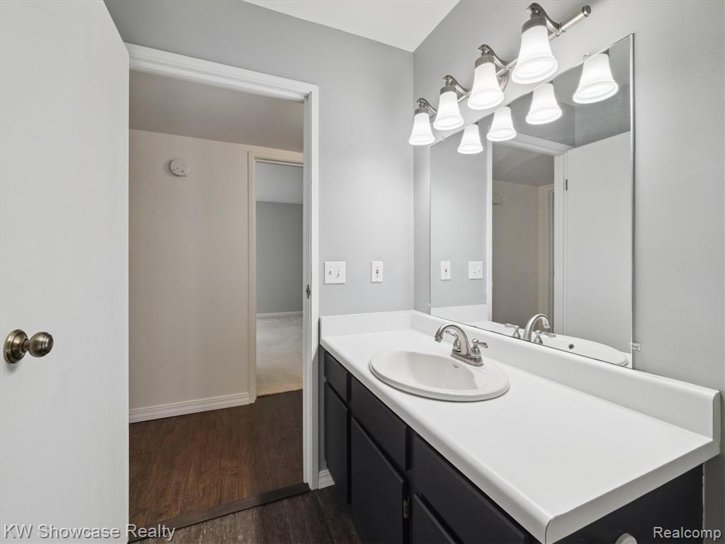 61011 Greenwood Drive, South Lyon, MI 48178 — Photo 22