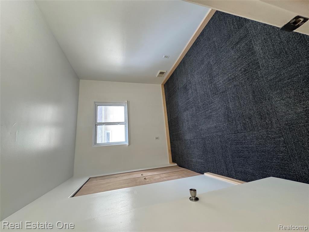 4025 Cresthaven Drive, Waterford, MI 48328 — Photo 15