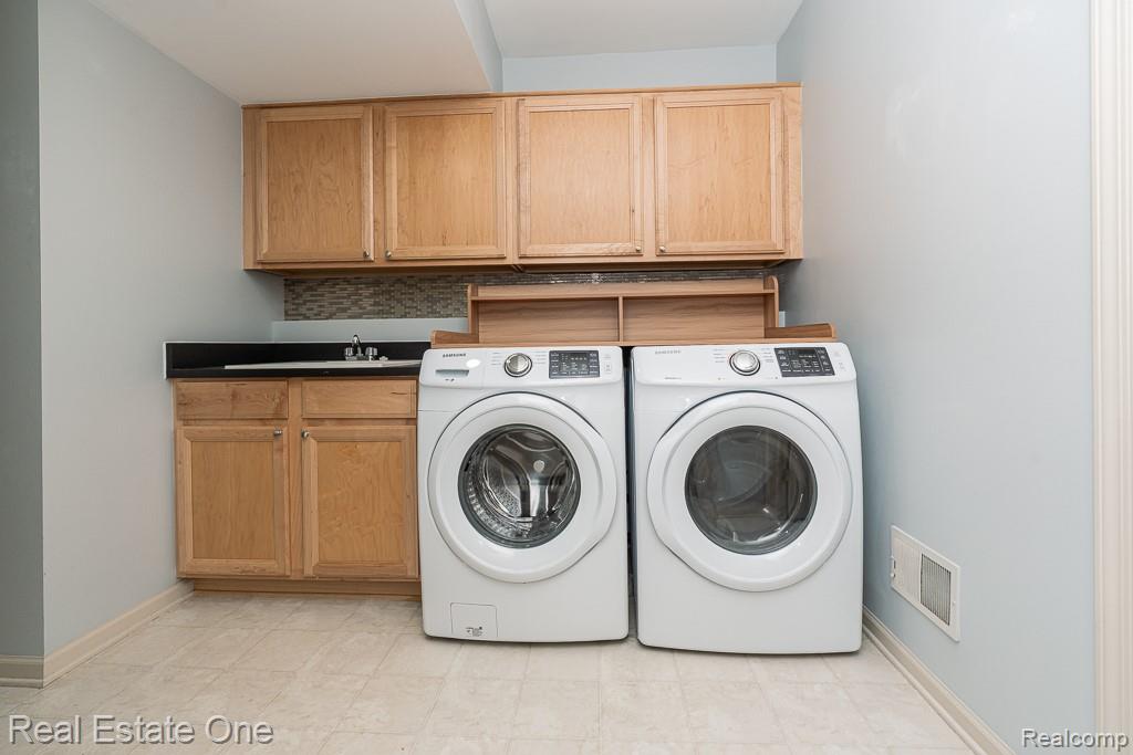 6963 Edgewater Drive, Troy, MI 48085 — Photo 24