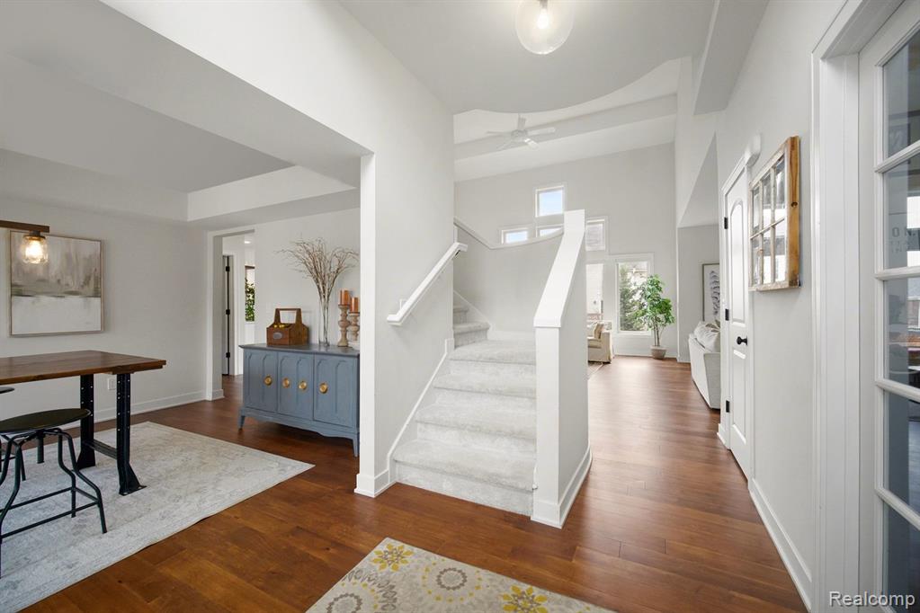 1717 Foxdale Lane, Ann Arbor, MI 48108 — Photo 3