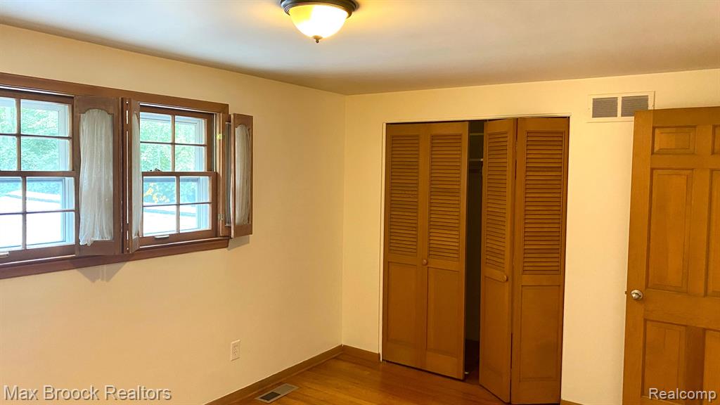 5291 DEEP WOOD Road, Bloomfield Hills, MI 48302 — Photo 16