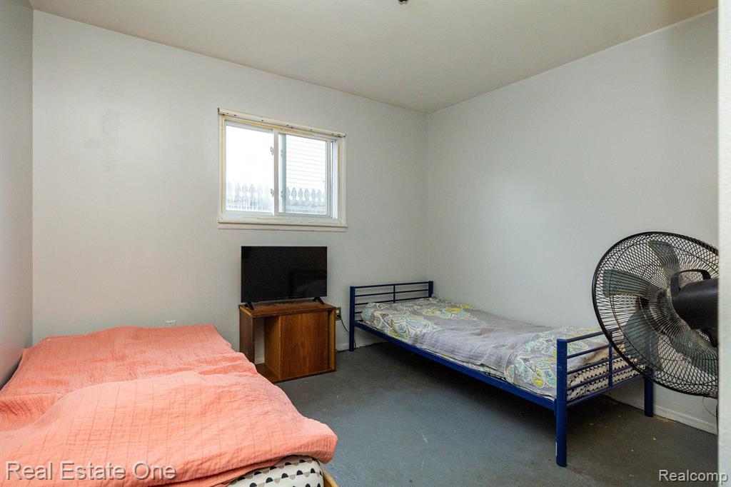 9065 WILLIAM Street, Taylor, MI 48180 — Photo 9