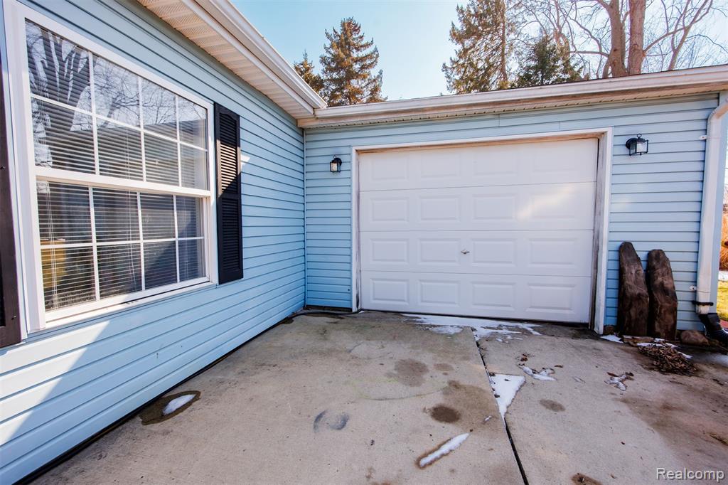 8016 Harbour Drive, MI — Photo 3