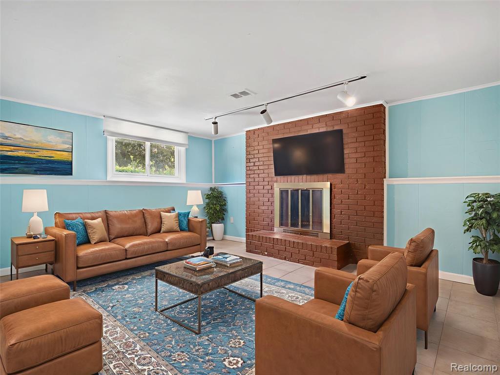 890 Darwin Place Court, Rochester Hills, MI 48307 — Photo 28