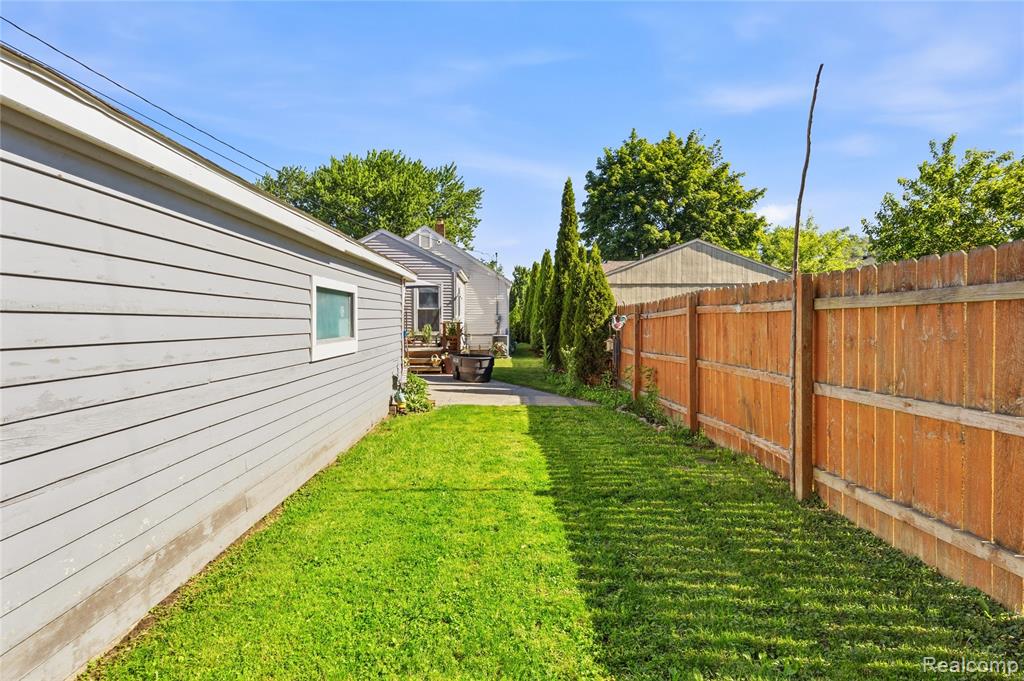 29025 Dawson Street, Garden City, MI — Photo 23