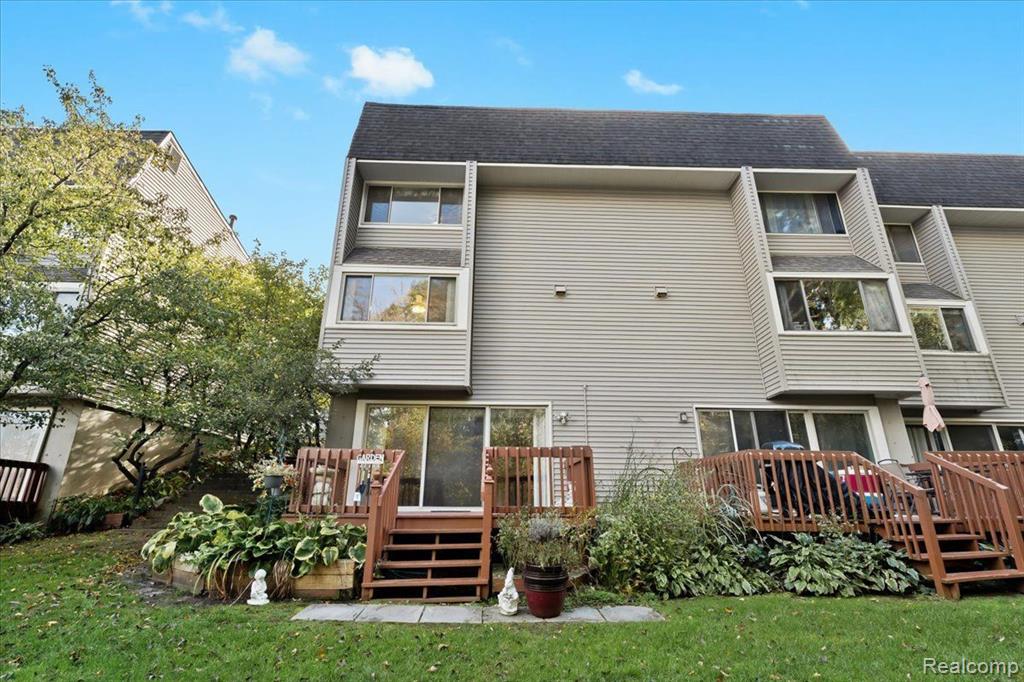 616 RICKETT Road, 111, Brighton, MI 48116 — Photo 18