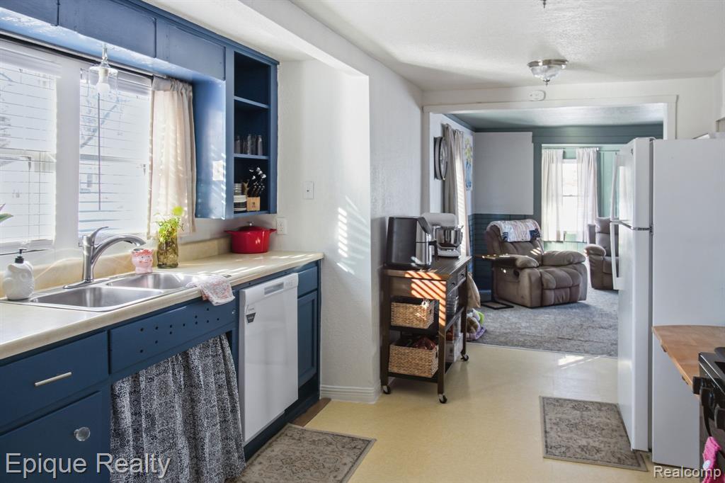 324 E Center Street, Petersburg, MI 49270 — Photo 5