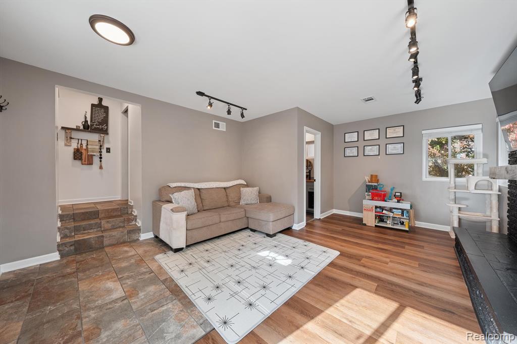 6345 Kolb Avenue, Allen Park, MI 48101 — Photo 30