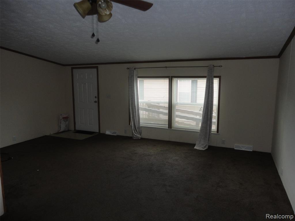 13463 Pear Street, Carleton, MI 48117 — Photo 6