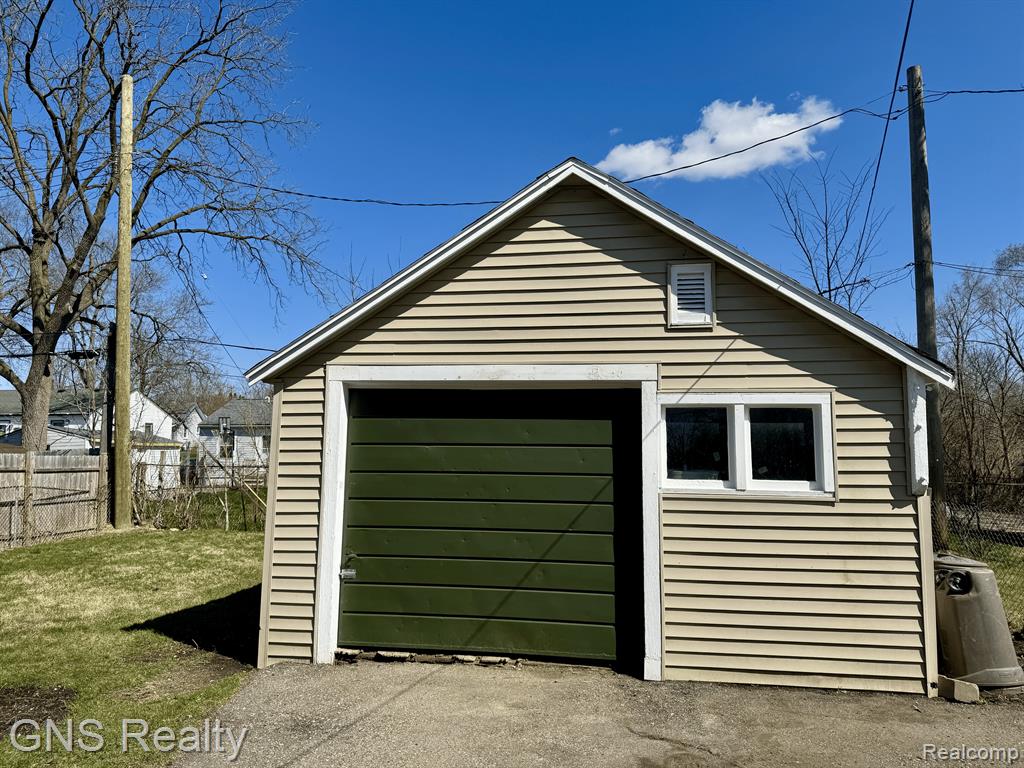882 KENILWORTH Avenue, Pontiac, MI 48340 — Photo 20