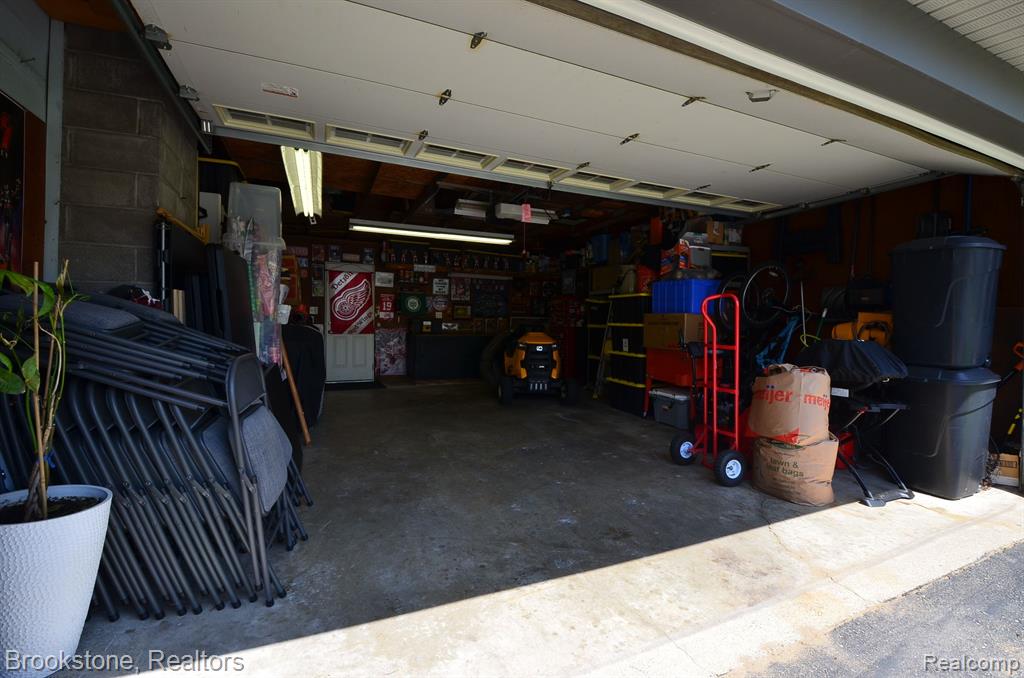 4856 CLINTON WAY Drive, Waterford, MI 48328 — Photo 58