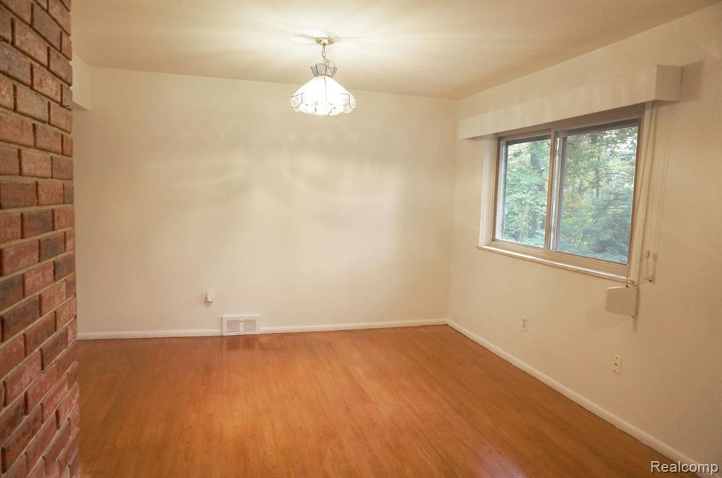 2114 NEEDHAM Road, Ann Arbor, MI 48104 — Photo 9