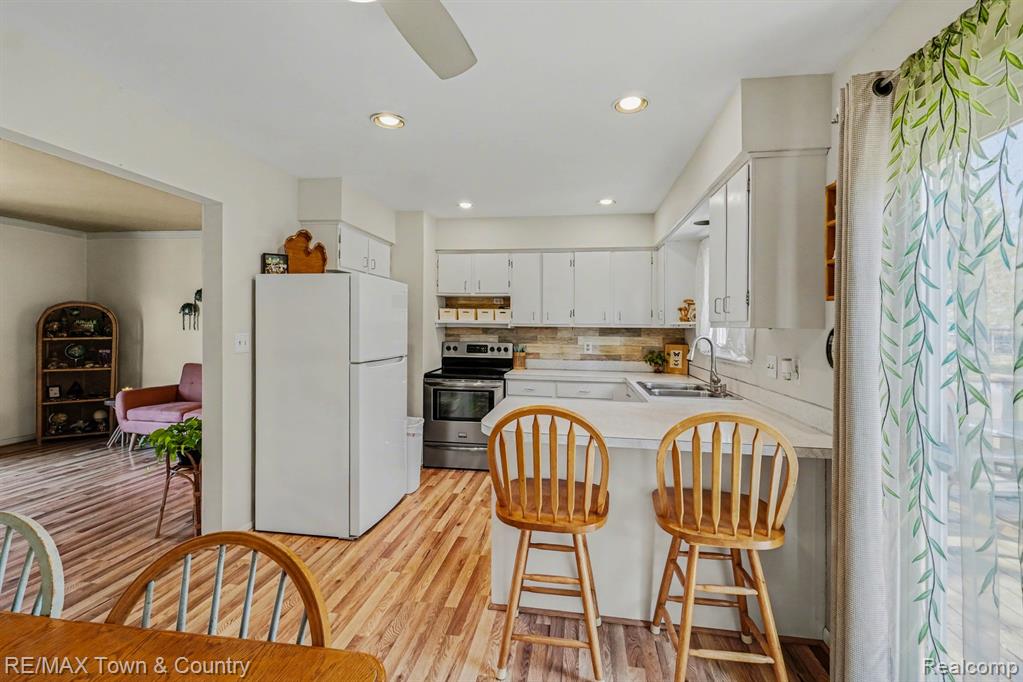 527 Spring Lane, Flushing, MI 48433 — Photo 6