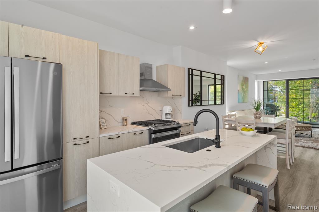 533 E Harrison Avenue, 1, Royal Oak, MI 48067 — Photo 11