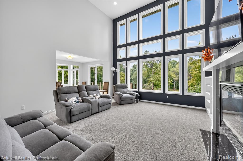 668 E Buell Road, Rochester, MI 48306 — Photo 9