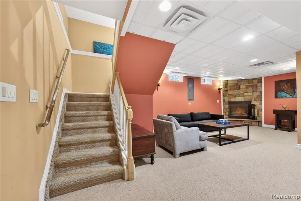 538 Pine Street, Wyandotte, MI 48192 — Photo 32
