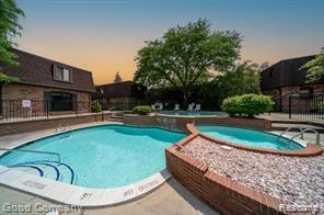 5045 CROOKS Road, 24, Royal Oak, MI 48073 — Photo 8