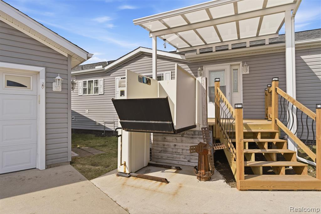 11050 Willowgreen Court, South Lyon, MI 48178 — Photo 2