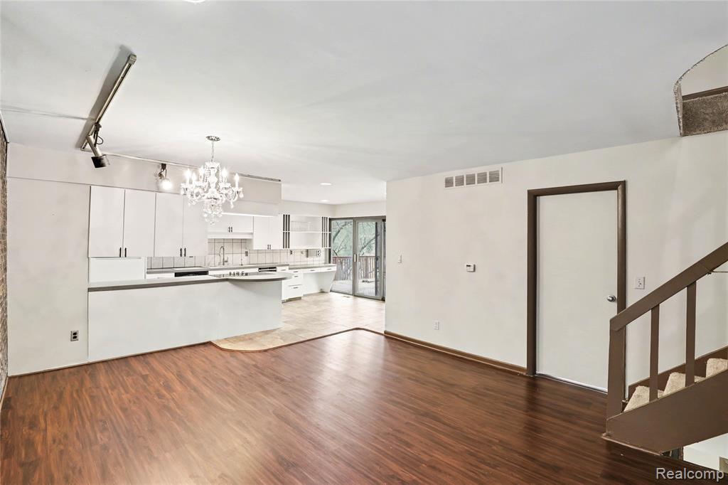 13490 Lakebrook Drive, Fenton, MI 48430 — Photo 4