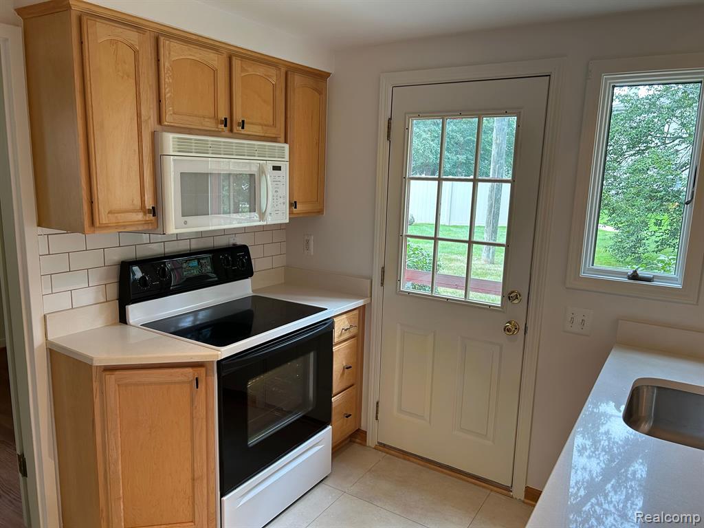 719 N ETON Street, Birmingham, MI 48009 — Photo 8